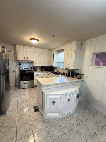 102 Shadydale Dr, Hendersonville, TN 37075