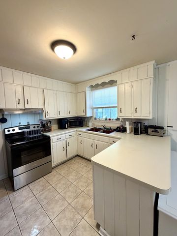 102 Shadydale Dr, Hendersonville, TN 37075