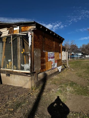 1745 Monrovia St, Susanville, CA 96130