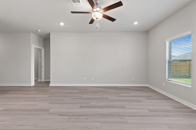 173 Sleep Hollow, Jarrell, TX 76537