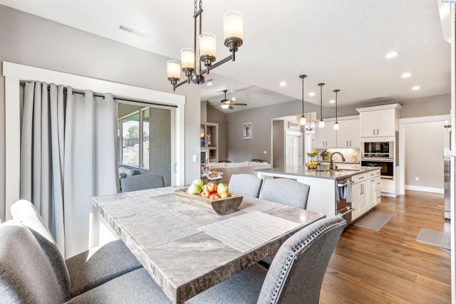 4421 Rosencrans Rd, West Richland, WA 99353