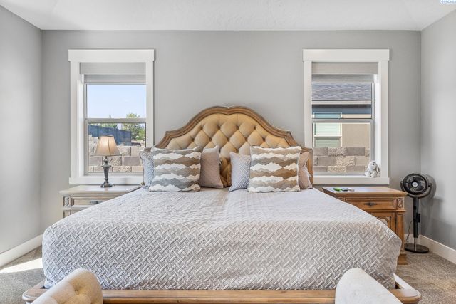 4421 Rosencrans Rd, West Richland, WA 99353