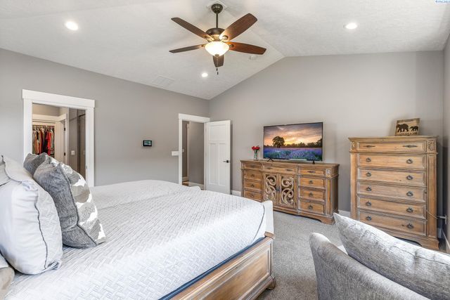 4421 Rosencrans Rd, West Richland, WA 99353