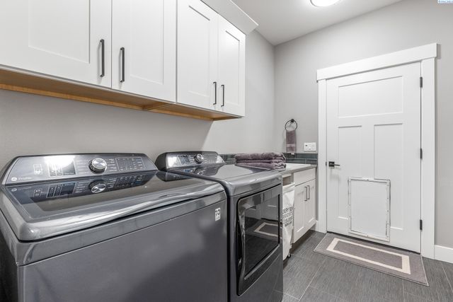 4421 Rosencrans Rd, West Richland, WA 99353