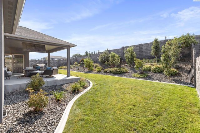 4421 Rosencrans Rd, West Richland, WA 99353