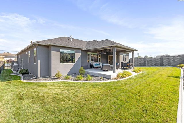 4421 Rosencrans Rd, West Richland, WA 99353