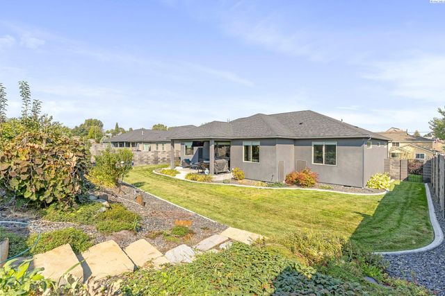 4421 Rosencrans Rd, West Richland, WA 99353