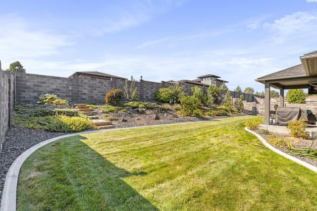 4421 Rosencrans Rd, West Richland, WA 99353