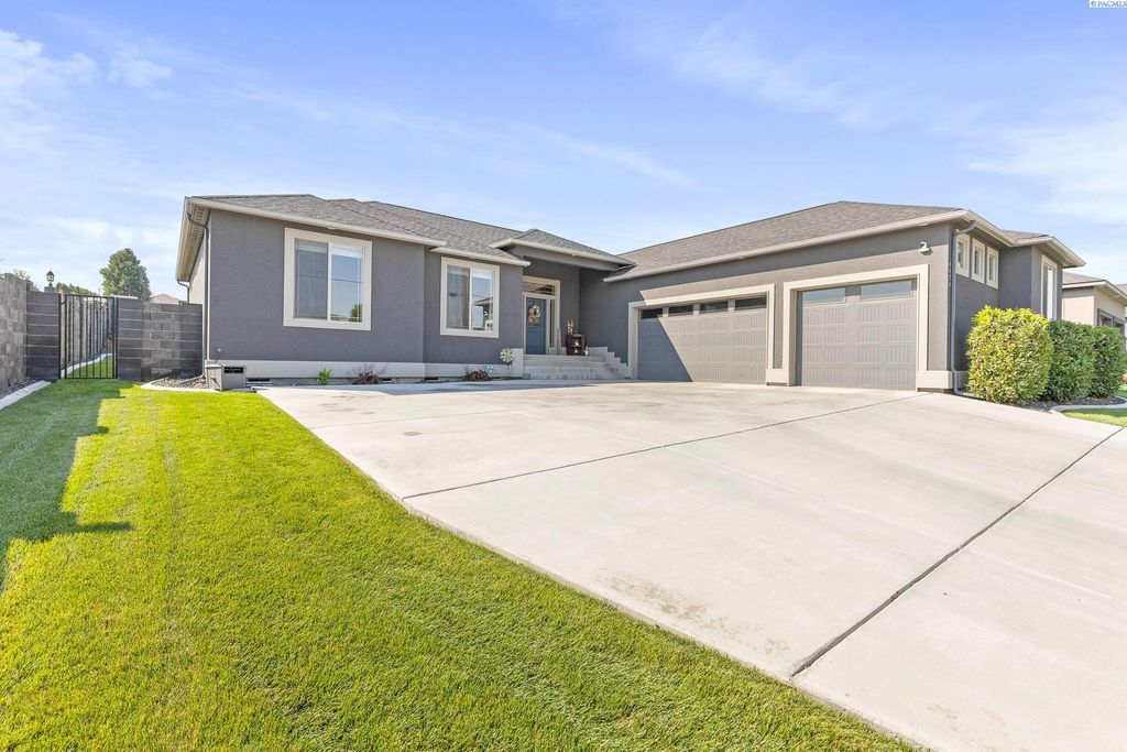 4421 Rosencrans Rd, West Richland, WA 99353