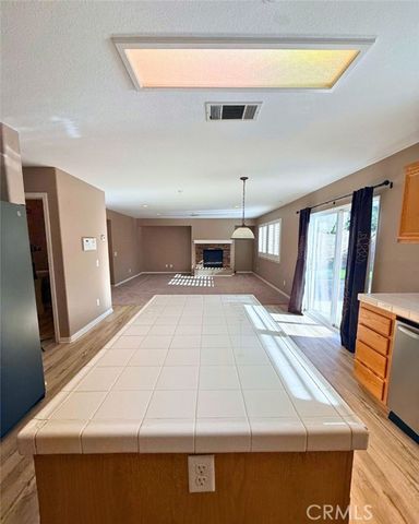 5741 Reagan, Fontana, CA 92336