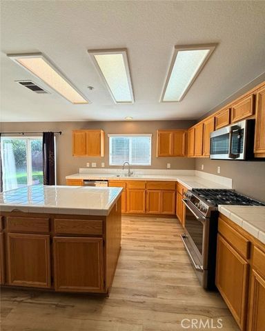 5741 Reagan, Fontana, CA 92336