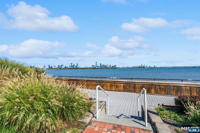 40 Constitution Way 5107, Jersey City, NJ 07305