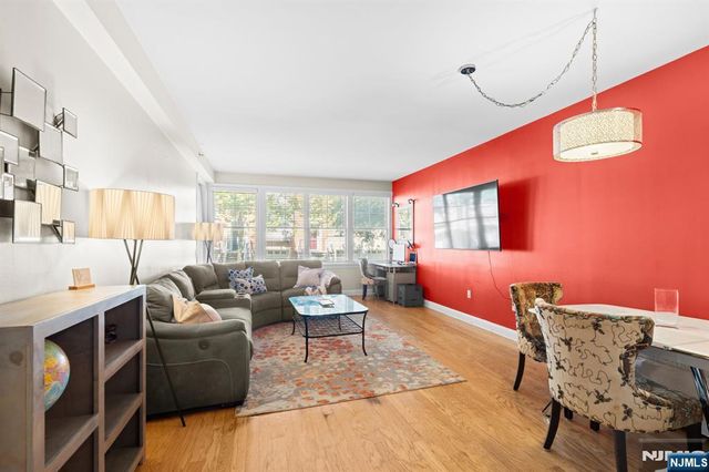 40 Constitution Way 5107, Jersey City, NJ 07305