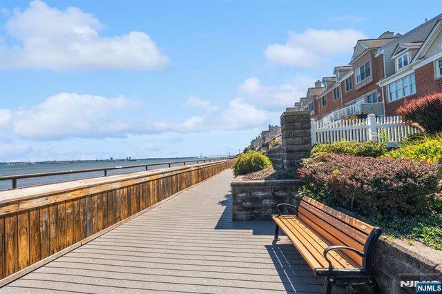 40 Constitution Way 5107, Jersey City, NJ 07305