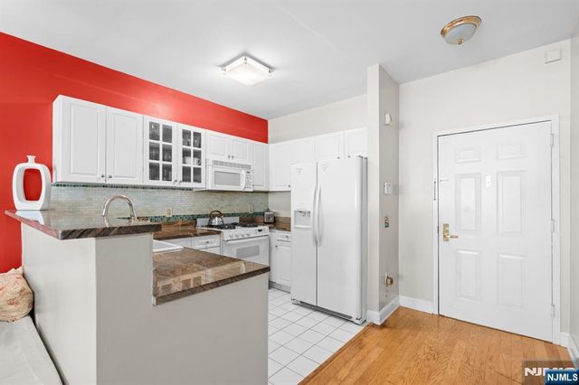 40 Constitution Way 5107, Jersey City, NJ 07305