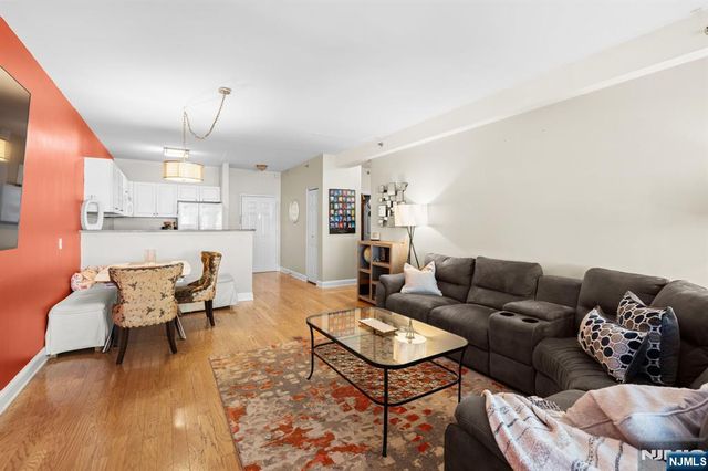 40 Constitution Way 5107, Jersey City, NJ 07305