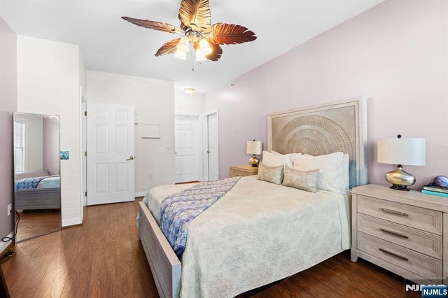 40 Constitution Way 5107, Jersey City, NJ 07305