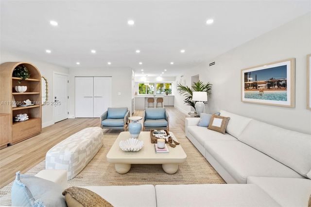 10001 E Bay Harbor Dr 2N, Bay Harbor Islands, FL 33154