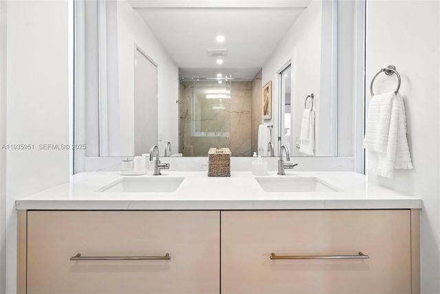 10001 E Bay Harbor Dr 2N, Bay Harbor Islands, FL 33154