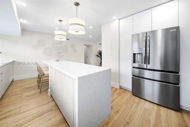 10001 E Bay Harbor Dr 2N, Bay Harbor Islands, FL 33154