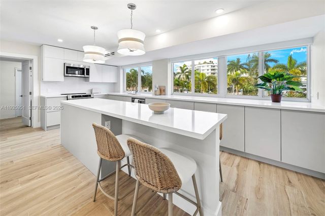 10001 E Bay Harbor Dr 2N, Bay Harbor Islands, FL 33154