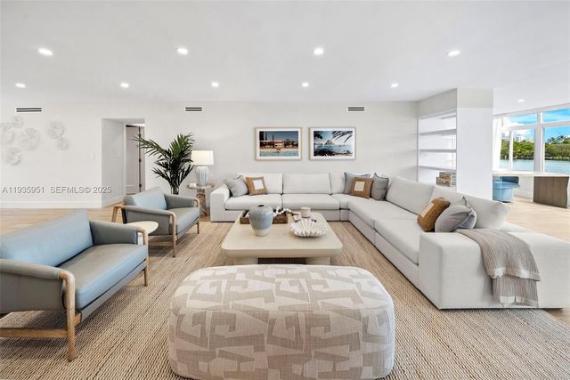 10001 E Bay Harbor Dr 2N, Bay Harbor Islands, FL 33154