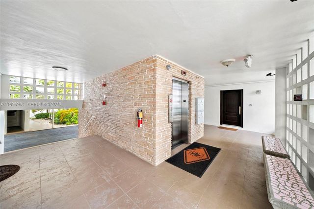 10001 E Bay Harbor Dr 2N, Bay Harbor Islands, FL 33154