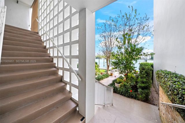 10001 E Bay Harbor Dr 2N, Bay Harbor Islands, FL 33154