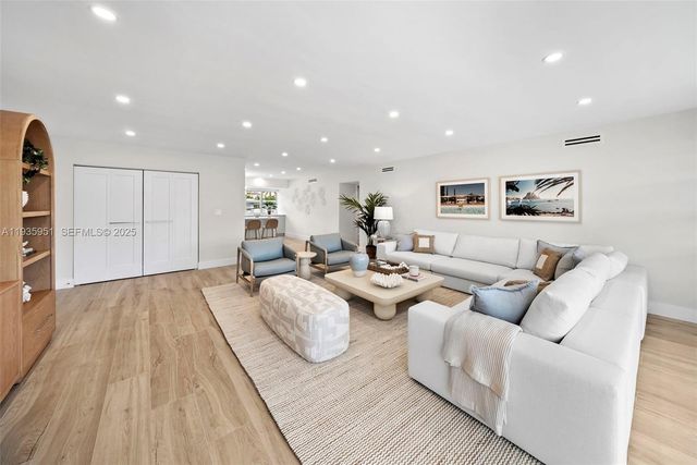 10001 E Bay Harbor Dr 2N, Bay Harbor Islands, FL 33154