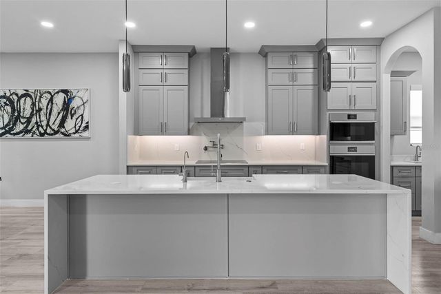 3202 W ARCH STREET, Tampa, FL 33607