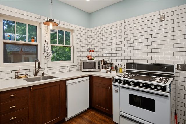 506 N Wright Street, Siloam Springs, AR 72761
