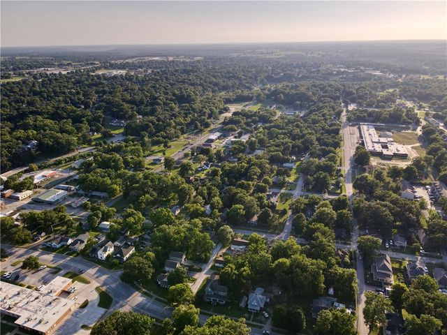 506 N Wright Street, Siloam Springs, AR 72761