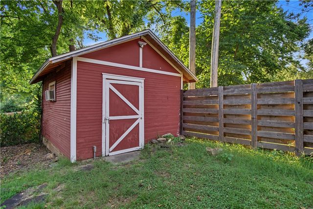 506 N Wright Street, Siloam Springs, AR 72761