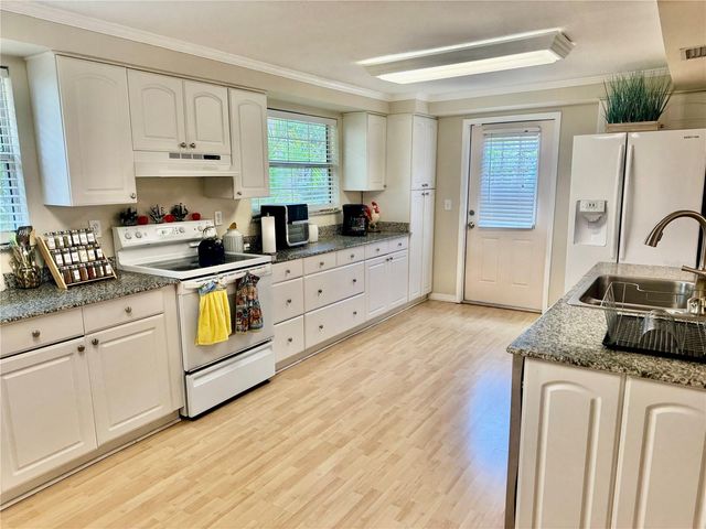 419 KENTUCKY AVENUE, Crystal Beach, FL 34681