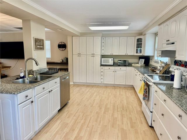419 KENTUCKY AVENUE, Crystal Beach, FL 34681