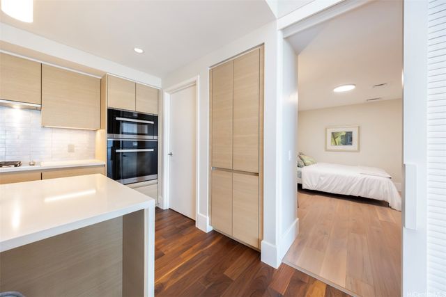 1108 Auahi Street 2202, Honolulu, HI 96814