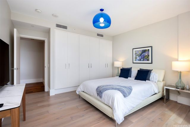 1108 Auahi Street 2202, Honolulu, HI 96814