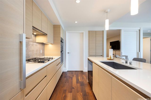 1108 Auahi Street 2202, Honolulu, HI 96814