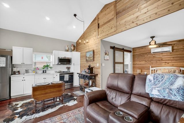 1609 W Tennessee Ave, Midland, TX 79701