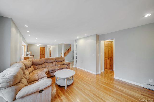 108 Dogwood Road, Port Jefferson, NY 11777