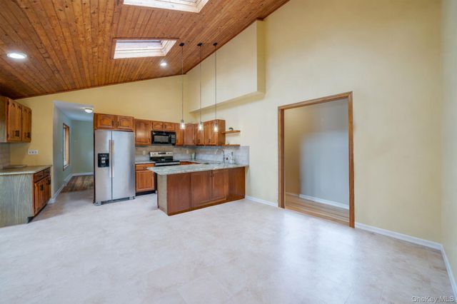 108 Dogwood Road, Port Jefferson, NY 11777