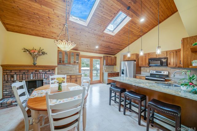 108 Dogwood Road, Port Jefferson, NY 11777