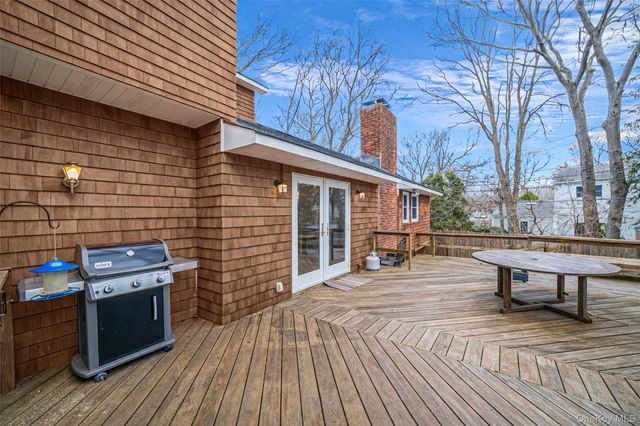 108 Dogwood Road, Port Jefferson, NY 11777