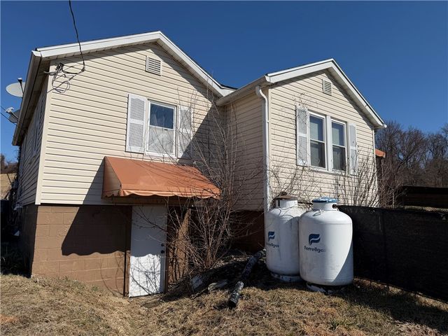 27 Community Ave, South Union Twp, PA 15401