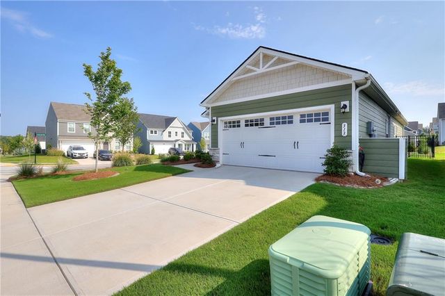313 Moosehead Trail, Hoschton, GA 30548