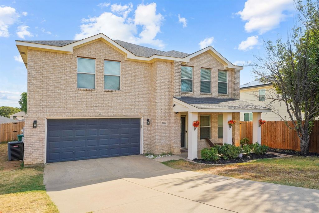 7536 Brentwood Stair Road, Fort Worth, TX 76112 — exterior
