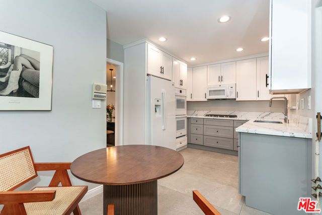 14101 Dickens Street 8, Los Angeles, CA 91423