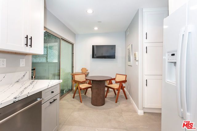 14101 Dickens Street 8, Los Angeles, CA 91423