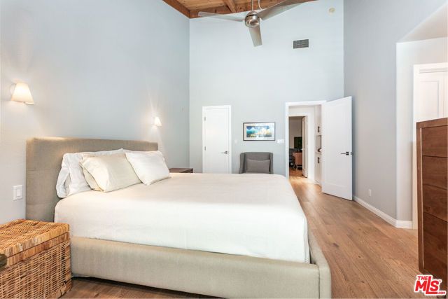 14101 Dickens Street 8, Los Angeles, CA 91423