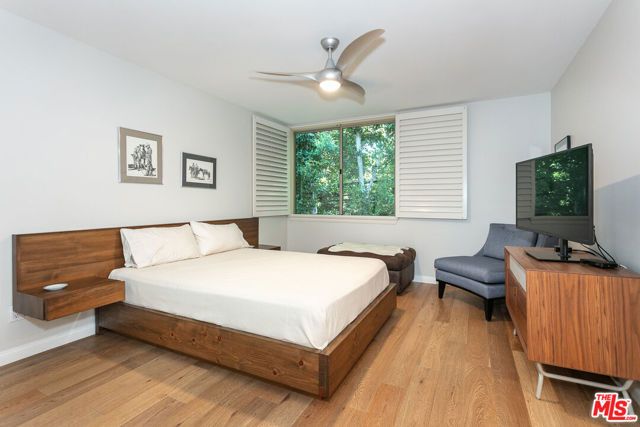 14101 Dickens Street 8, Los Angeles, CA 91423